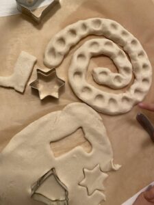 Bassteln mit Salzteig - Anhänger & Adventsspirale