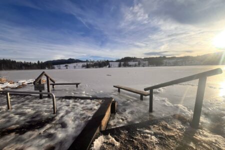 Bayersoiener See - Moortretbecken im Winter